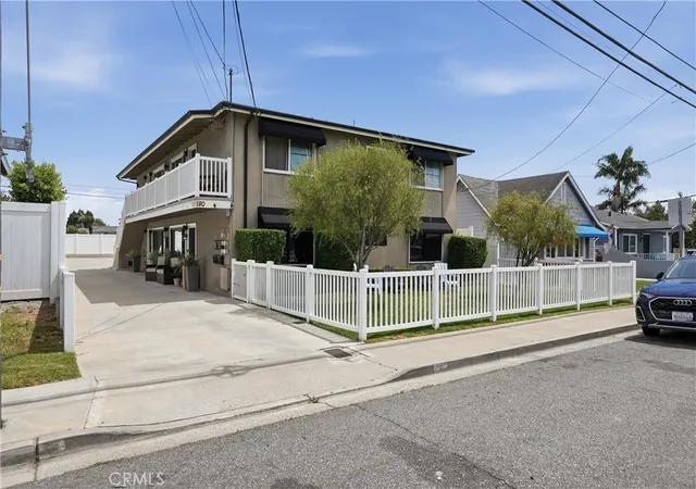 Photo 3 of House for sale at 180 Rochester St, Costa Mesa, CA 92627 | MLS# OC26182296 | Listing updated on 2026-09-15