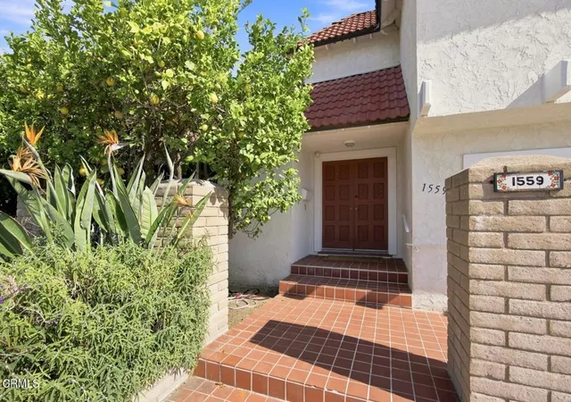 Photo 3 of Single family home for sale at 1559 Habra Ct, Camarillo, CA 93010 | MLS# V1-38351 | Listing updated on 2026-09-23