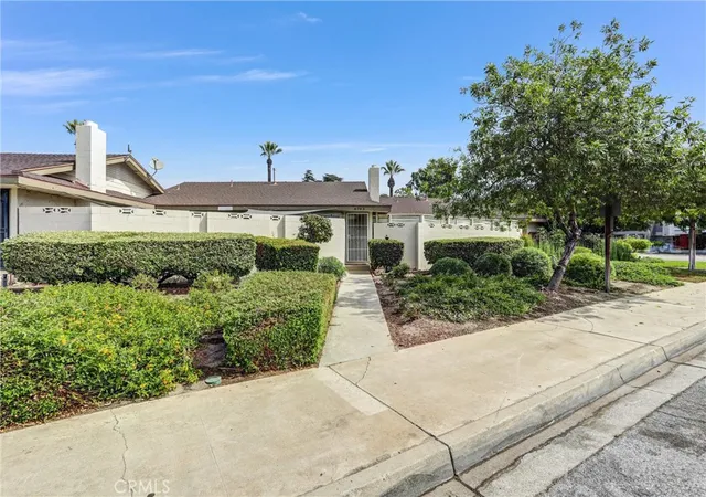 Photo 1 of Condo for sale at 679 S Indian Hill #B, Claremont, CA 91711 | MLS# CV26184735 | Listing updated on 2026-09-22