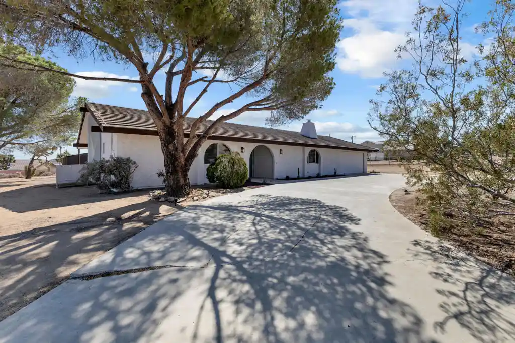 Photo 2 of Single family home for sale at 58406 Joshua Ln, Yucca Valley, CA 92284 | MLS# 219151780DA | Listing updated on 2026-10-28