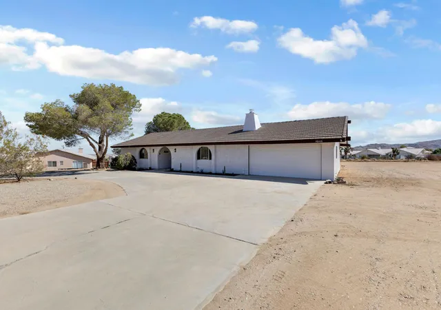 Photo 3 of Single family home for sale at 58406 Joshua Ln, Yucca Valley, CA 92284 | MLS# 219151780DA | Listing updated on 2026-09-15