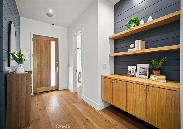 Photo 3 of Single family home for sale at 4458 Katherine Ave, Sherman Oaks, CA 91423 | MLS# SR26164588 | Listing updated on 2026-09-15