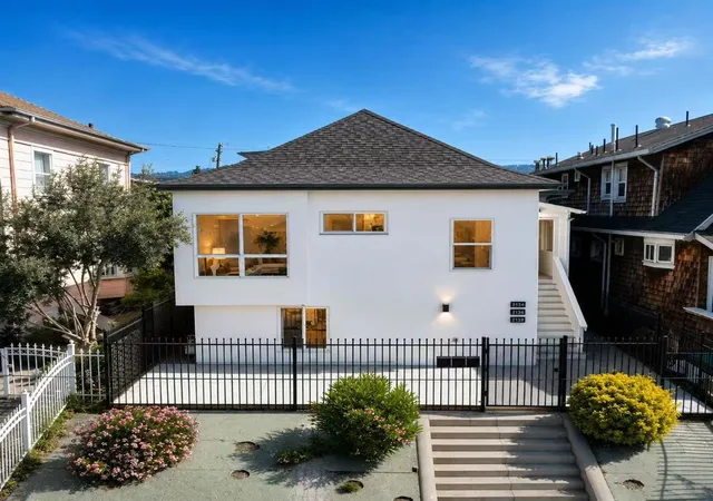 Photo 3 of Sale Pending at 2136 Foothill Blvd, Oakland, CA 94606 | MLS# ML82058764 | Listing updated on 2026-09-15