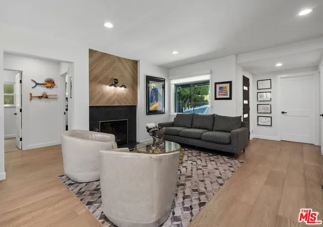 Photo 4 of Single family home for sale at 3304 Shelby Dr, Los Angeles, CA 90034 | MLS# 26875891 | Listing updated on 2026-09-15