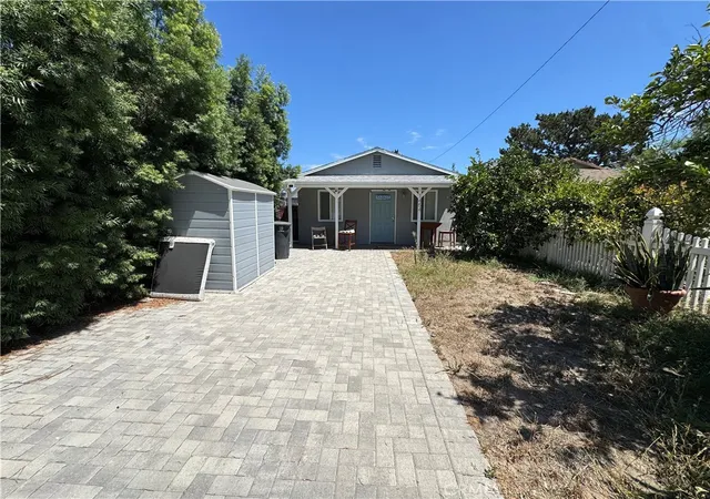 Photo 3 of Single family home for sale at 1454 N Clybourn Ave, Burbank, CA 91505 | MLS# SR26185048 | Listing updated on 2026-09-14