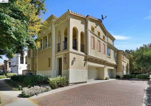 Photo 1 of Sale Pending at 2811 Quarryhill Ave #4, Livermore, CA 94551 | MLS# 41145988 | Listing updated on 2026-09-17