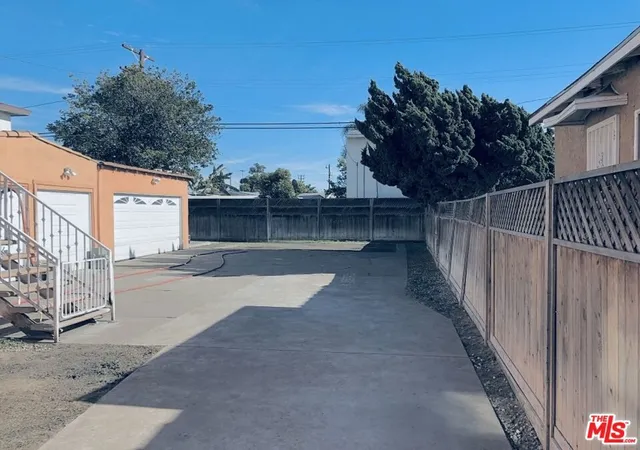 Photo 2 of Multi family home for sale at 1610 Hauser Blvd, Los Angeles, CA 90019 | MLS# 26876223 | Listing updated on 2026-09-15