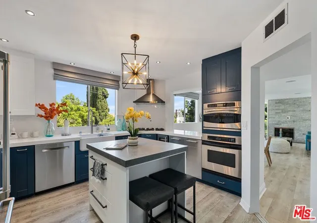 Listing Photo 1 - Condo for sale in building located at 1129 Larrabee St, West Hollywood, CA 90069 - Unit #8