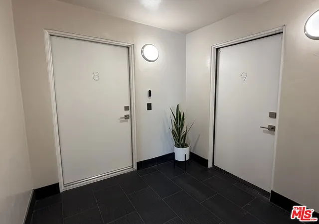 Listing Photo 4 - Condo for sale in building located at 1129 Larrabee St, West Hollywood, CA 90069 - Unit #8