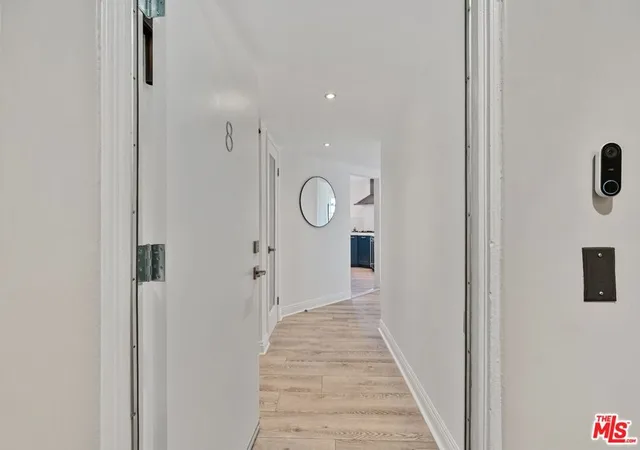 Listing Photo 5 - Condo for sale in building located at 1129 Larrabee St, West Hollywood, CA 90069 - Unit #8
