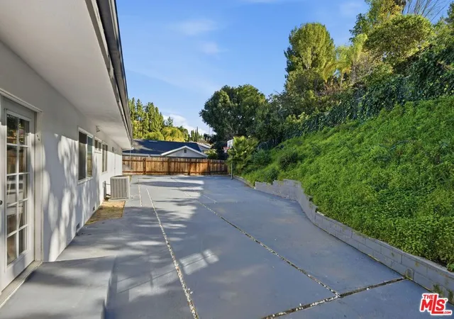 Photo 3 of Single family home for sale at 18202 Lake Encino Dr, Encino, CA 91316 | MLS# 26876315 | Listing updated on 2026-09-15