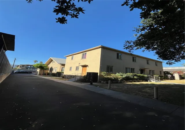 Photo 2 of Multi family home for sale at 327 Riverdale, Glendale, CA 91204 | MLS# AR26185366 | Listing updated on 2026-09-15