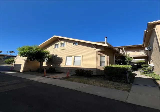 Photo 3 of Multi family home for sale at 327 Riverdale, Glendale, CA 91204 | MLS# AR26185366 | Listing updated on 2026-09-15
