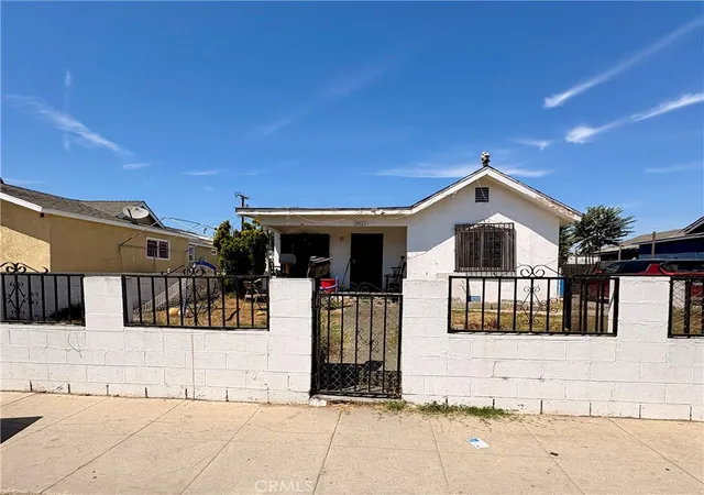 Photo 1 of Sale Pending at 2021 E 112th, Los Angeles, CA 90059 | MLS# DW26185509 | Listing updated on 2026-09-14