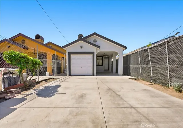 Single family home for sale at 2414 Santa Ana Blvd S, Los Angeles, CA 90059 | MLS# DW26174599