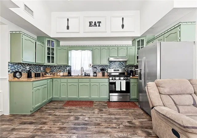 Photo 4 of Single family home for sale at 2414 Santa Ana Blvd S, Los Angeles, CA 90059 | MLS# DW26174599 | Listing updated on 2026-09-14