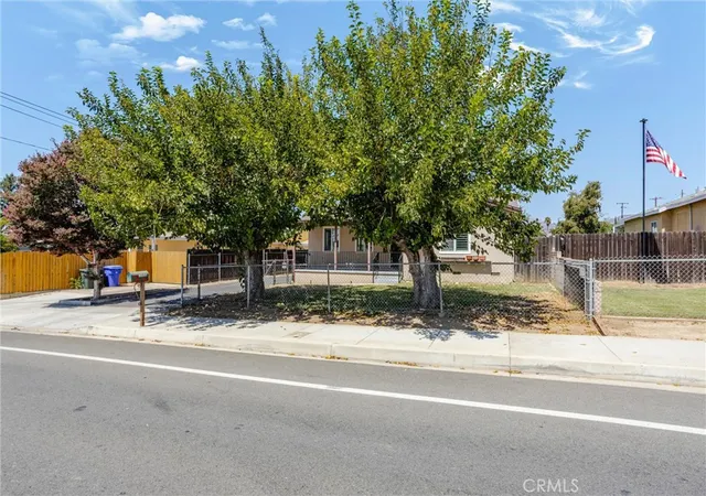 Photo 3 of Sale Pending at 34792 Avenue E, Yucaipa, CA 92399 | MLS# IG26183718 | Listing updated on 2026-09-14