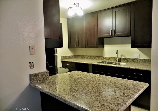 Listing Photo 4 - Condo for sale in building located at 3602 W Estates, Rolling Hills Estates, CA 90274 - Unit #115