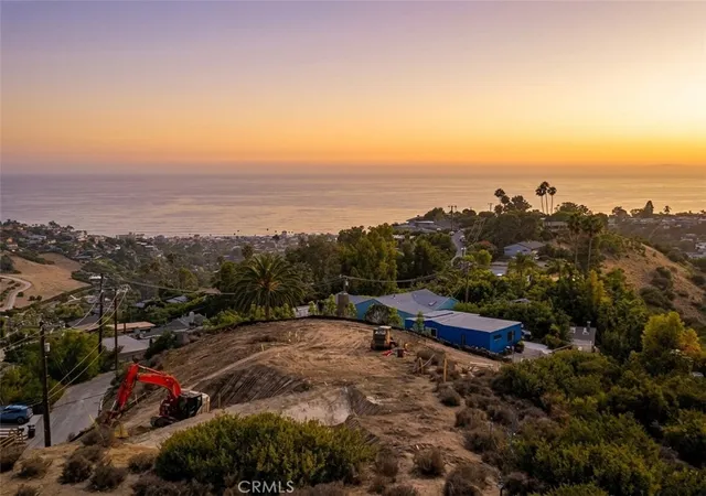 Photo 1 of Land for sale at 1560 Bluebird Canyon Dr, Laguna Beach, CA 92651 | MLS# OC26139306 | Listing updated on 2026-09-16
