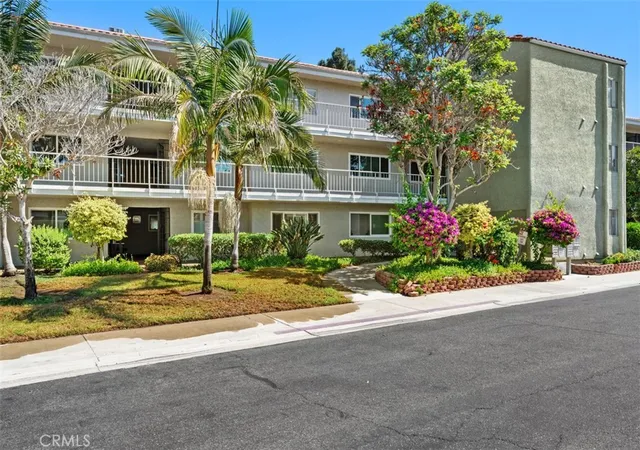 Photo 3 of Condo for sale at 5369 Algarrobo #1C, Laguna Woods, CA 92637 | MLS# OC26185296 | Listing updated on 2026-09-15