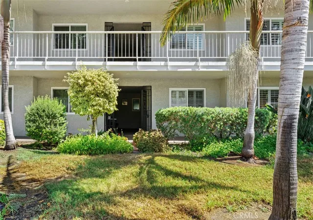 Photo 4 of Condo for sale at 5369 Algarrobo #1C, Laguna Woods, CA 92637 | MLS# OC26185296 | Listing updated on 2026-09-15