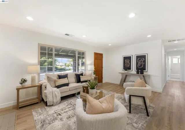 Photo 3 of Sale Pending at 3993 Santa Clara Way, Livermore, CA 94550 | MLS# 41146092 | Listing updated on 2026-09-18