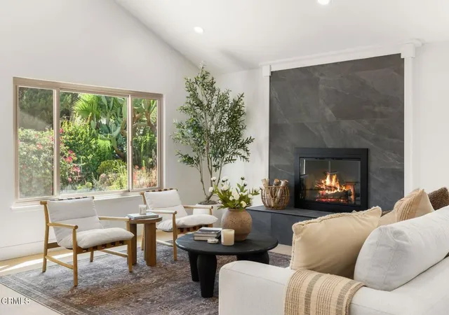 Photo 2 of Sale Pending at 191 Harborview Ct, Ventura, CA 93003 | MLS# V1-38384 | Listing updated on 2026-09-14