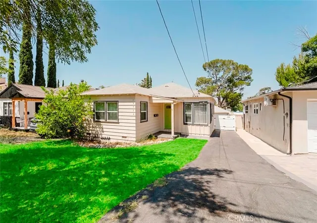 Photo 3 of Single family home for sale at 10423 Mcclemont Ave, Tujunga, CA 91042 | MLS# GD26182887 | Listing updated on 2026-10-07