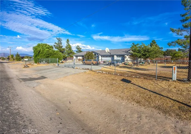 Photo 2 of Single family home for sale at 17821 Mauna Loa, Hesperia, CA 92345 | MLS# HD26185370 | Listing updated on 2026-09-15