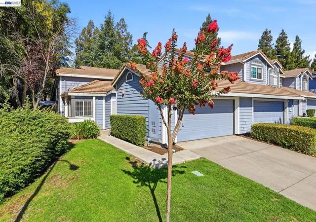 Photo 1 of Sale Pending at 3897 Inverness Cmn, Livermore, CA 94551 | MLS# 41146112 | Listing updated on 2026-09-14