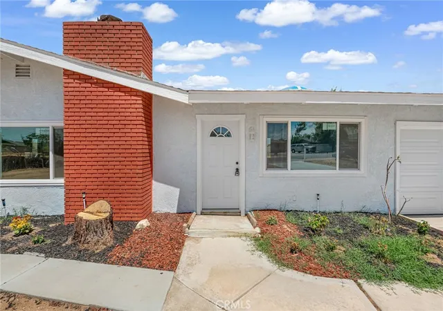 Photo 3 of Single family home for sale at 21932 Standing Rock Ave, Apple Valley, CA 92307 | MLS# CV26186061 | Listing updated on 2026-09-14