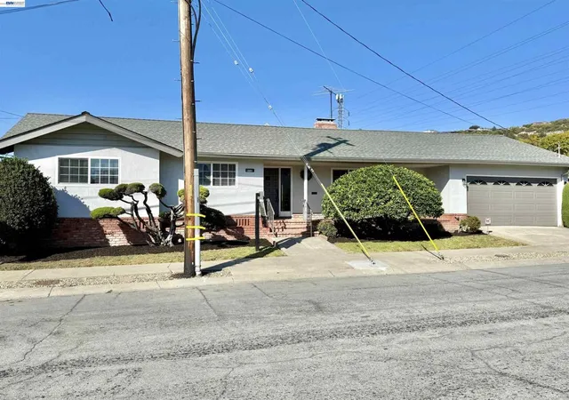 Single family home for sale at 950 Fulton Ave, San Leandro, CA 94577 | MLS# 41146118