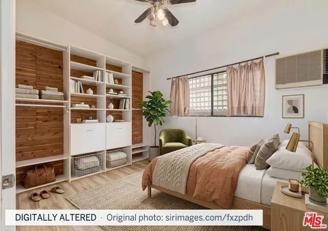 Photo 3 of Sale Pending at 2416 Walnut Ave, Los Angeles, CA 90291 | MLS# 26857903 | Listing updated on 2026-09-15