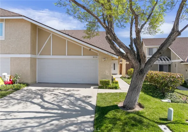 Condo for sale at 16722 Shinedale Dr, Canyon Country, CA 91387 | MLS# SR26186749