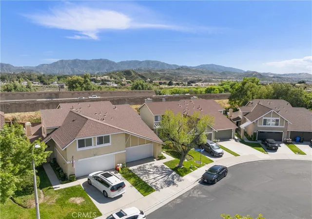 Photo 2 of Condo for sale at 16722 Shinedale Dr, Canyon Country, CA 91387 | MLS# SR26186749 | Listing updated on 2026-09-14