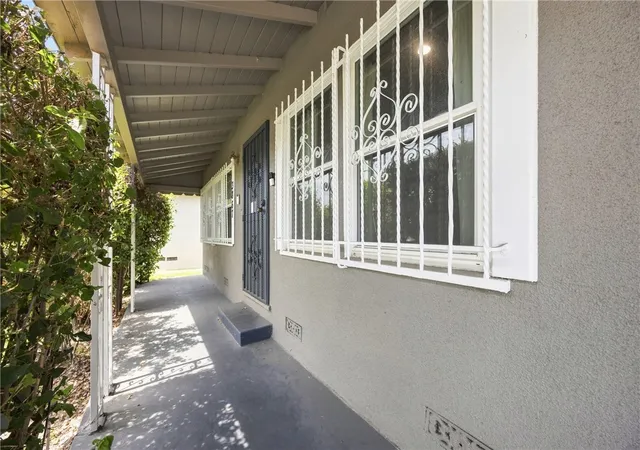 Photo 3 of Sale Pending at 3867 Lugo Ave, Lynwood, CA 90262 | MLS# SB26185885 | Listing updated on 2026-09-30