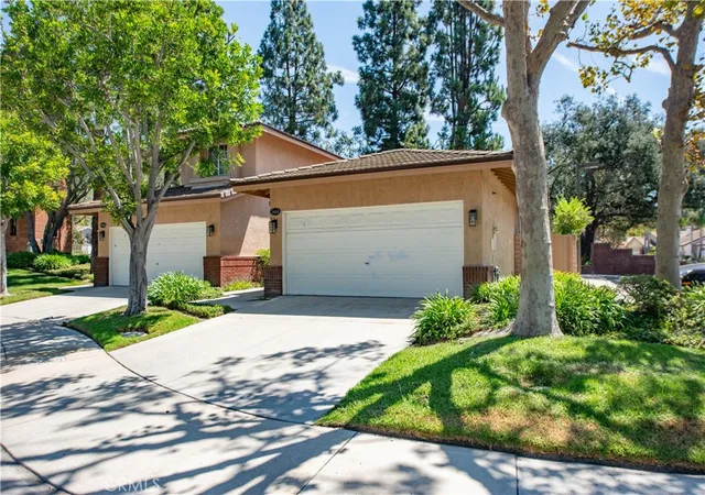 Townhouse for sale at 2464 Pleasant Grove Cir, Thousand Oaks, CA 91362 | MLS# SR26186814