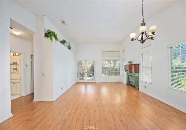 Photo 4 of Townhouse for sale at 2464 Pleasant Grove Cir, Thousand Oaks, CA 91362 | MLS# SR26186814 | Listing updated on 2026-09-26