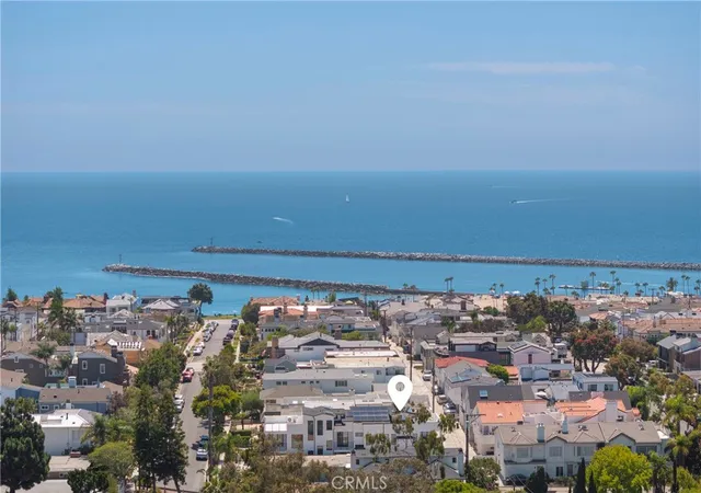 Photo 2 of Condo for sale at 321 Larkspur Ave #1/2, Corona Del Mar, CA 92625 | MLS# OC26168465 | Listing updated on 2026-10-07