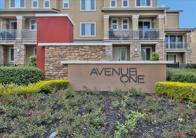 Photo 3 of Townhouse for sale at 833 Lotus Flower Loop, San Jose, CA 95123 | MLS# ML82059016 | Listing updated on 2026-09-14