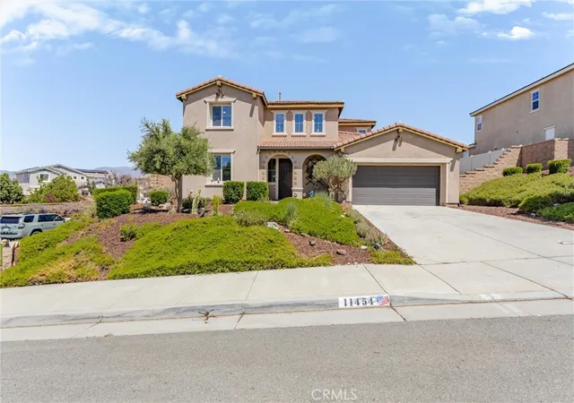 Photo 3 of Single family home for sale at 11454 Lyle, Beaumont, CA 92223 | MLS# IG26185072 | Listing updated on 2026-10-06