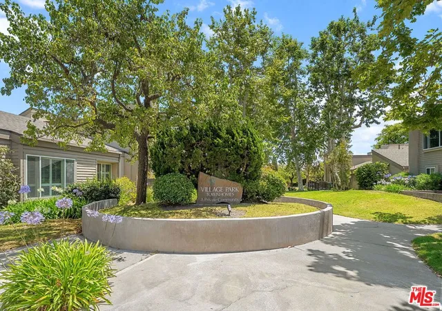 Photo 3 of Condo for sale at 32 Village Pkwy, Santa Monica, CA 90405 | MLS# 26876869 | Listing updated on 2026-09-14