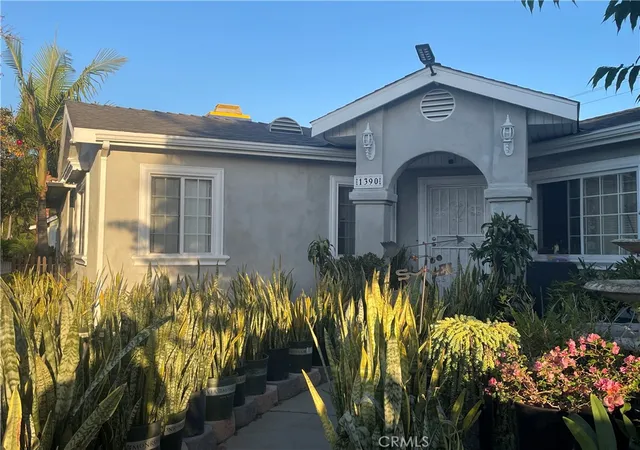 Photo 1 of Single family home for sale at 1390 W 33rd St, Long Beach, CA 90810 | MLS# PW26187144 | Listing updated on 2026-10-06