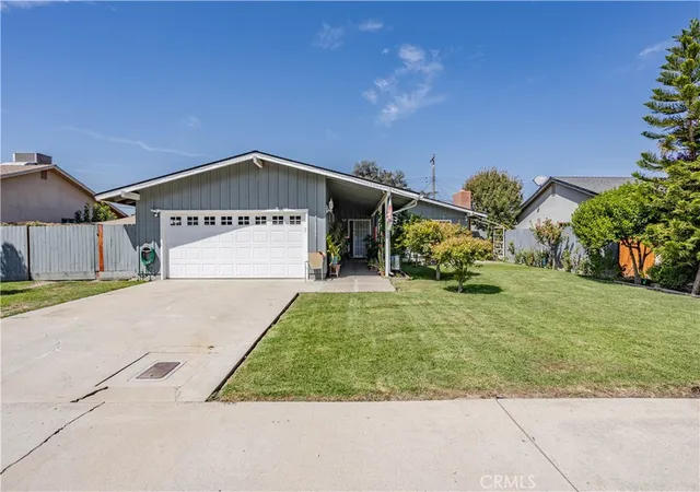Photo 3 of Single family home for sale at 1101 S Mountain St, Visalia, CA 93277 | MLS# SR26187229 | Listing updated on 2026-10-05
