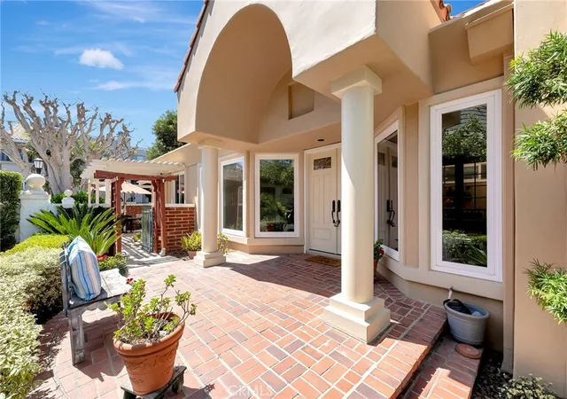 Photo 3 of Single family home for sale at 6062 Eaglecrest Dr, Huntington Beach, CA 92648 | MLS# OC26187054 | Listing updated on 2026-10-06