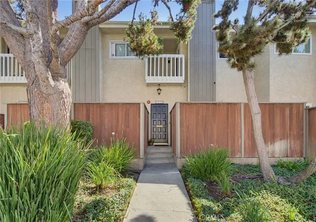 Photo 1 of Townhouse for sale at 1404 Stanford Ave, Redondo Beach, CA 90278 | MLS# SB26186163 | Listing updated on 2026-10-07