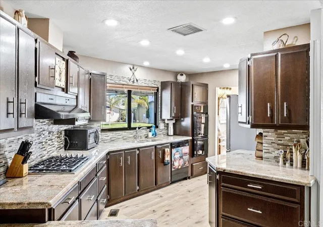 Photo 1 of Manufactured home for sale at 1300 W Menlo Ave #181, Hemet, CA 92543 | MLS# NDP2608067 | Listing updated on 2026-09-15