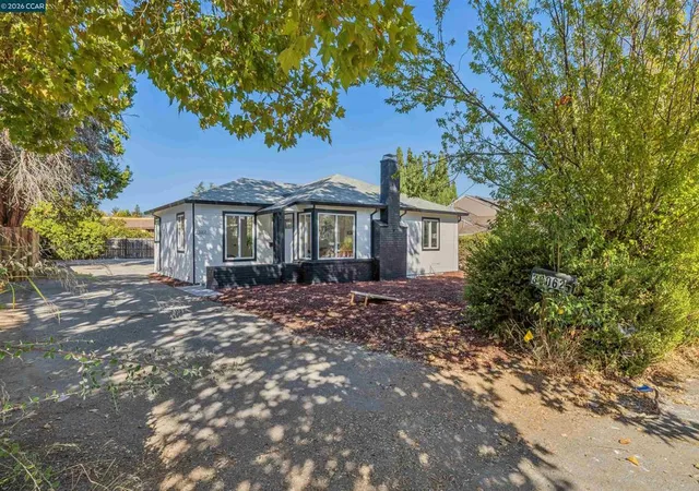 Photo 2 of Sale Pending at 39062 Mount Vernon Ave, Fremont, CA 94538 | MLS# 41146327 | Listing updated on 2026-09-14