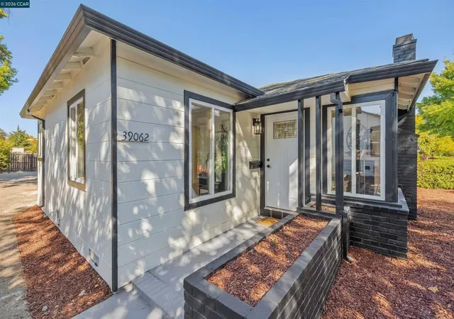 Photo 3 of Sale Pending at 39062 Mount Vernon Ave, Fremont, CA 94538 | MLS# 41146327 | Listing updated on 2026-09-14