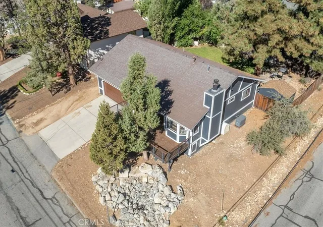Photo 3 of Single family home for sale at 381 San Martin, Big Bear City, CA 92314 | MLS# IV26188081 | Listing updated on 2026-09-15